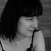 Ada Soriano, escritora: «‘Línea continua’ es un poema único pero en estrofas que habla de pasajes de mi vida»